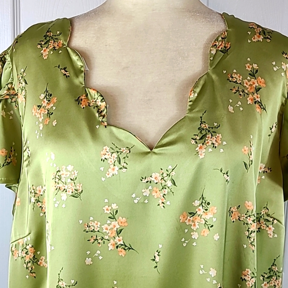 Perch Satin Floral Blouse - Picture 2 of 11